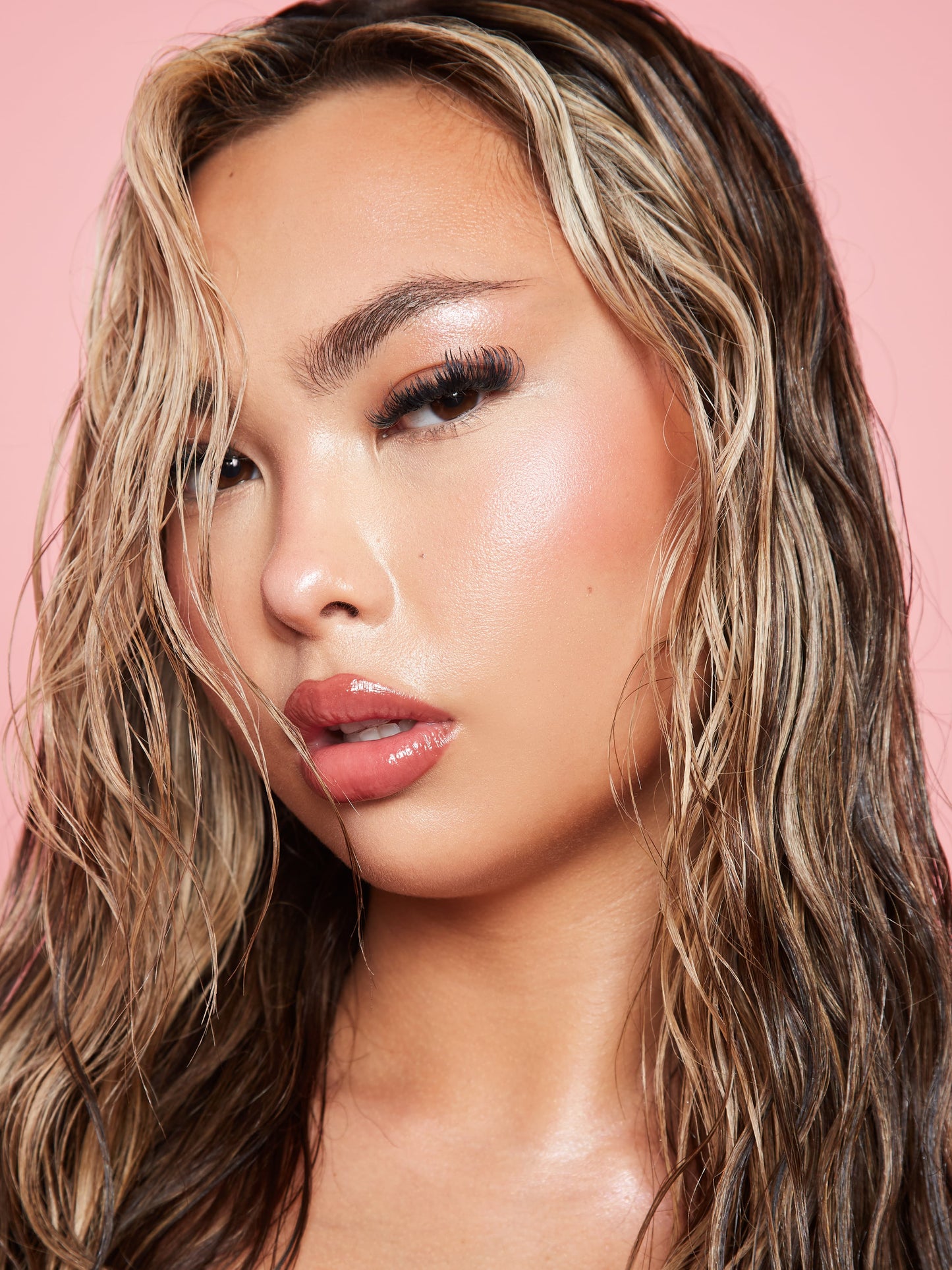 Cheek Of It Liquid Highlighter