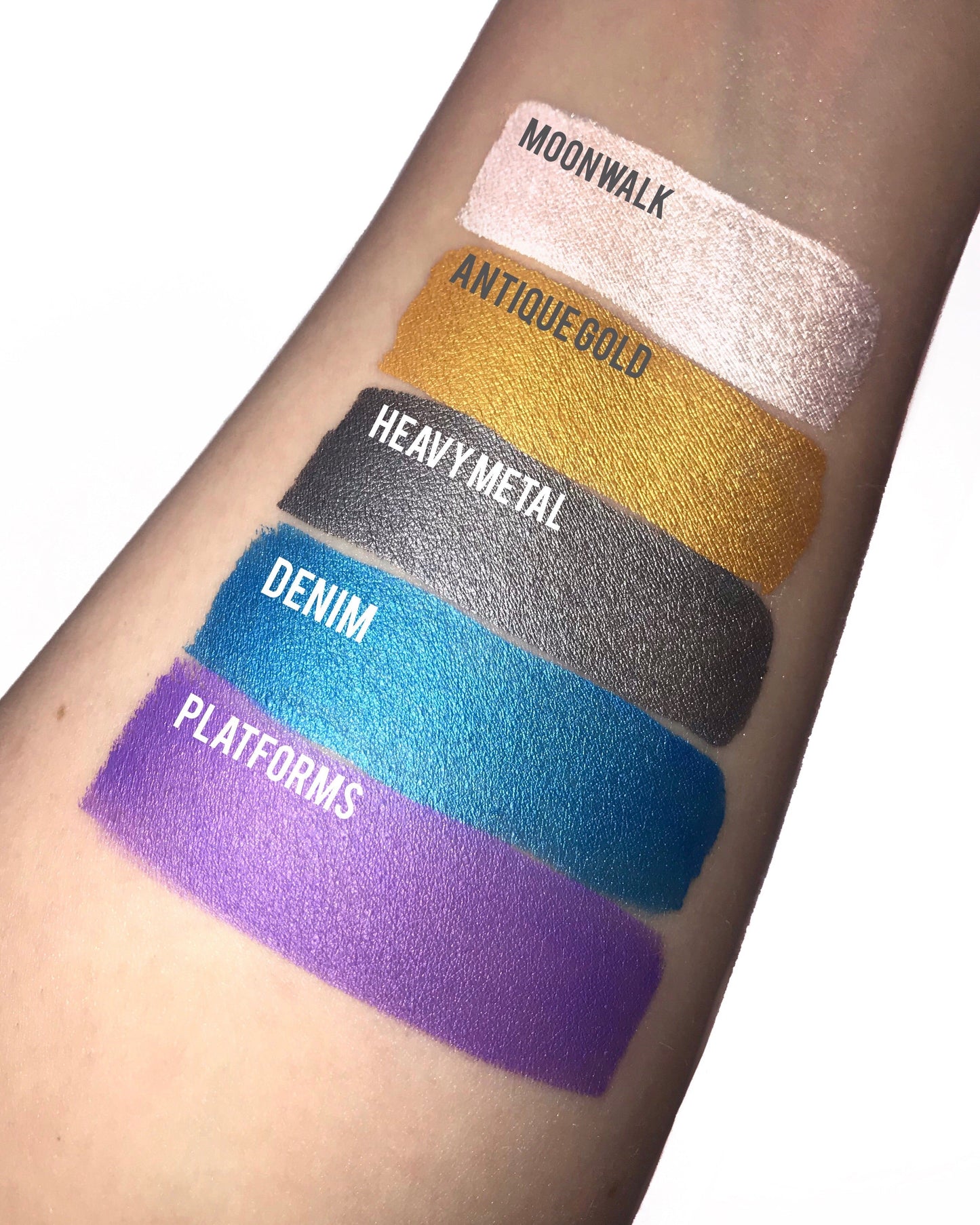 Gavissi Beauty - "MOONWALK" RETRO LINER